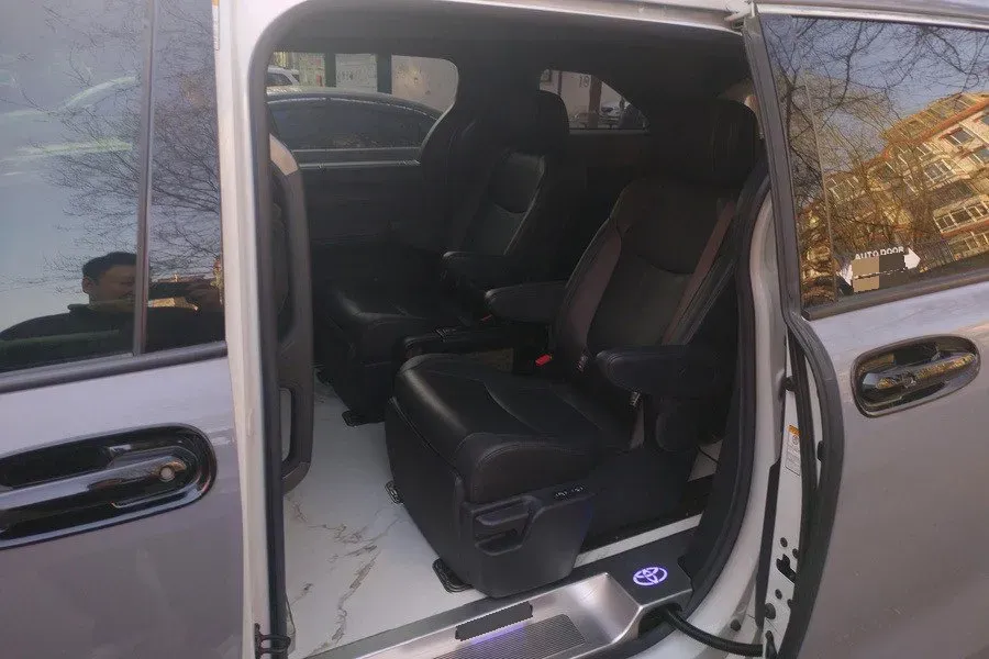 2021 Toyota Sienna 2.5L 192HP L4 E-CVT Hybrid,autocango,china used car exporter,china ev exporter,chinese used car exporter,chinese used ev exporter