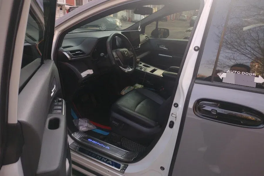 2021 Toyota Sienna 2.5L 192HP L4 E-CVT Hybrid,autocango,china used car exporter,china ev exporter,chinese used car exporter,chinese used ev exporter