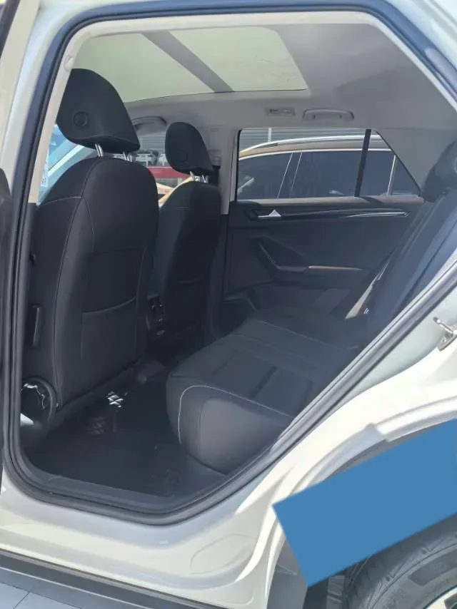 2021 Volkswagen T-Roc 1.4T 150HP L4 7DCT,autocango,china used car exporter,china ev exporter,chinese used car exporter,chinese used ev exporter
