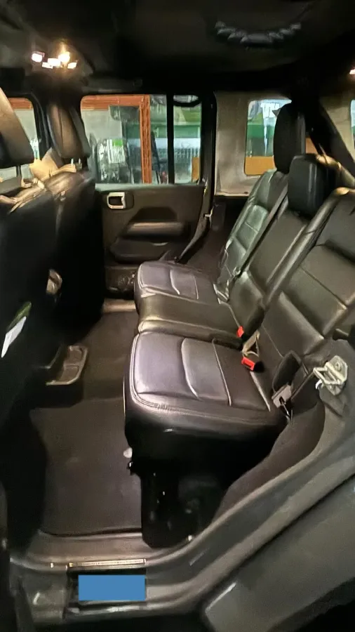 2021 Jeep Wrangler 2.0T 266HP L4 8AT,autocango,china used car exporter,china ev exporter,chinese used car exporter,chinese used ev exporter