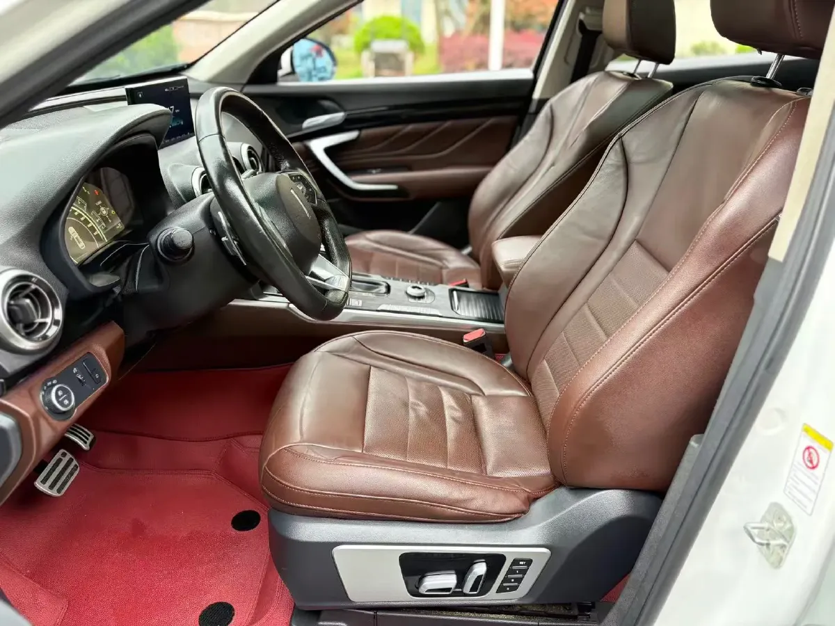 2017 WEY VV7 2.0T 234HP L4 7DCT,autocango,china used car exporter,china ev exporter,chinese used car exporter,chinese used ev exporter