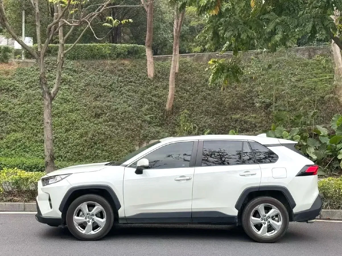 2020 Toyota RAV4 2.0L 171HP L4 CVT,autocango,china used car exporter,china ev exporter,chinese used car exporter,chinese used ev exporter