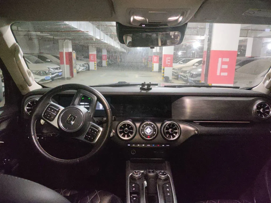 2023 Tank 300 2.0T 227HP L4 8AT,autocango,china used car exporter,china ev exporter,chinese used car exporter,chinese used ev exporter