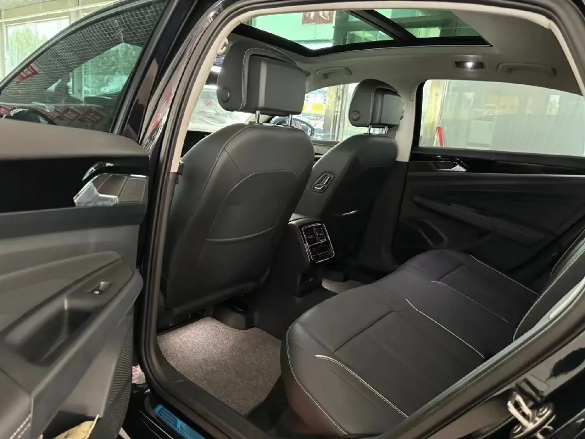 2024 Volkswagen Passat 2.0T 186HP L4 7DCT,autocango,china used car exporter,china ev exporter,chinese used car exporter,chinese used ev exporter