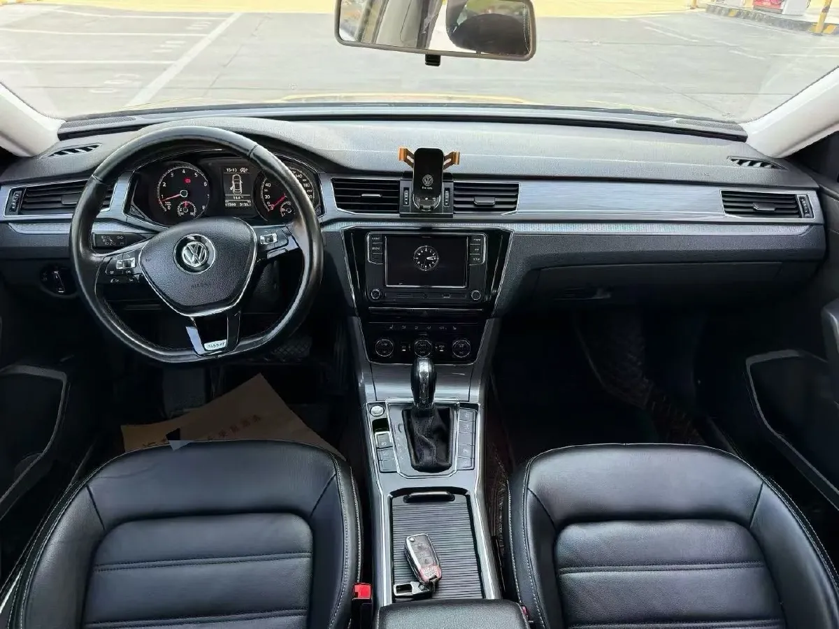 2017 Volkswagen Passat 1.8T 180HP L4 7DCT,autocango,china used car exporter,china ev exporter,chinese used car exporter,chinese used ev exporter