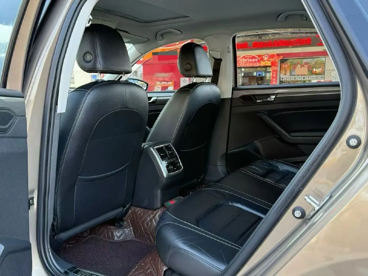 2017 Volkswagen Passat 1.8T 180HP L4 7DCT,autocango,china used car exporter,china ev exporter,chinese used car exporter,chinese used ev exporter