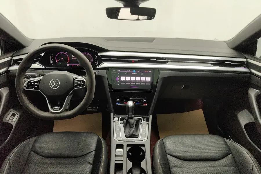 2023 Volkswagen CC 2.0T 220HP L4 7DCT,autocango,china used car exporter,china ev exporter,chinese used car exporter,chinese used ev exporter