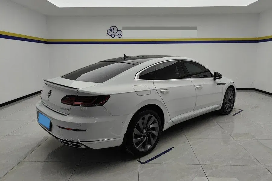 2023 Volkswagen CC 2.0T 220HP L4 7DCT,autocango,china used car exporter,china ev exporter,chinese used car exporter,chinese used ev exporter