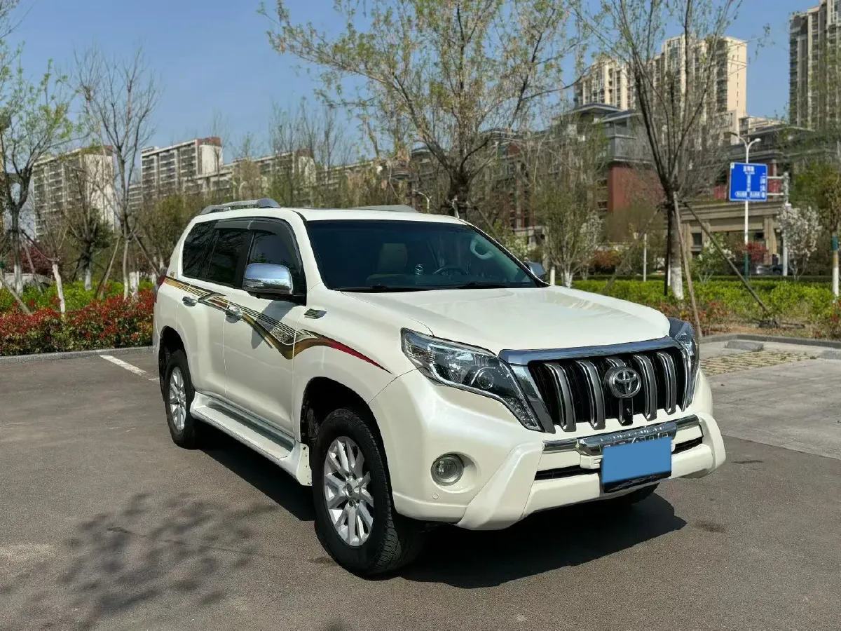 2017 Porsche Macan 2.0T 252HP L4 7DCT,autocango,china used car exporter,china ev exporter,chinese used car exporter,chinese used ev exporter