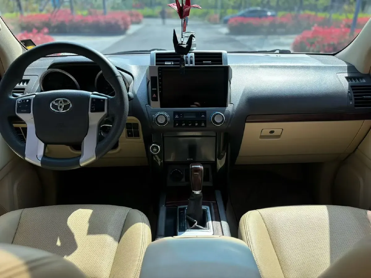 2017 Porsche Macan 2.0T 252HP L4 7DCT,autocango,china used car exporter,china ev exporter,chinese used car exporter,chinese used ev exporter