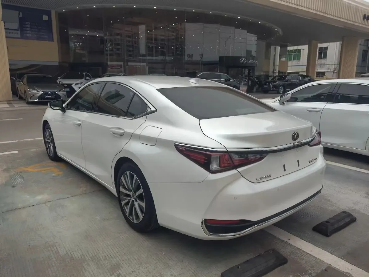 2018 Lexus ES 2.0L 173HP L4 CVT,autocango,china used car exporter,china ev exporter,chinese used car exporter,chinese used ev exporter