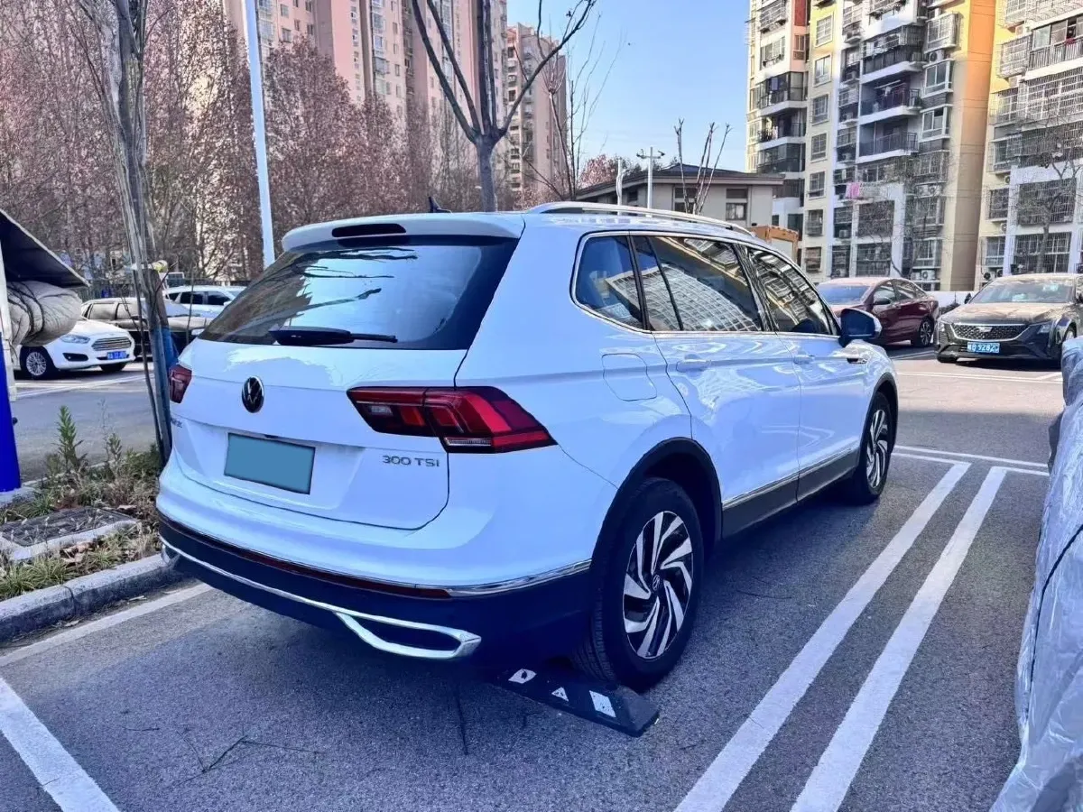 2023 Volkswagen Tiguan L 1.5T 160HP L4 7DCT,autocango,china used car exporter,china ev exporter,chinese used car exporter,chinese used ev exporter