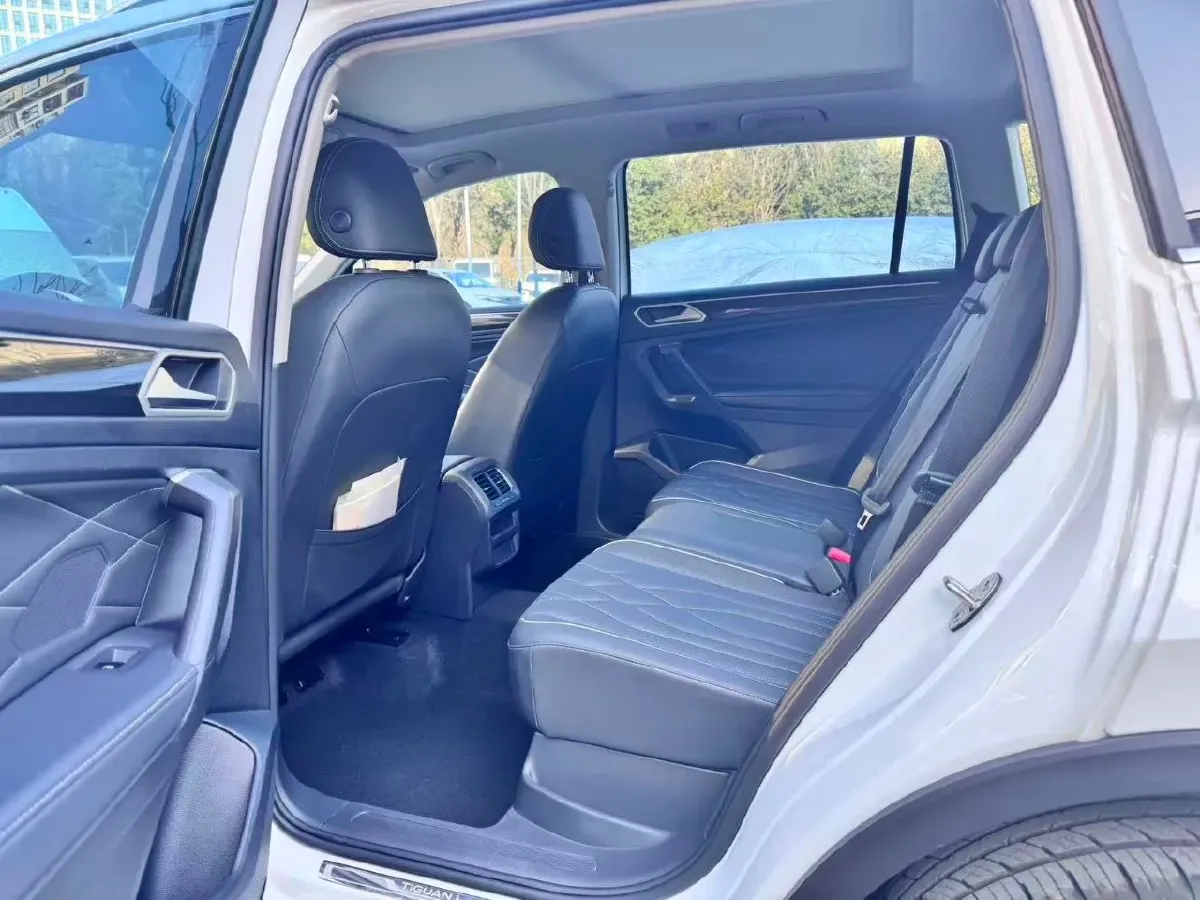2023 Volkswagen Tiguan L 1.5T 160HP L4 7DCT,autocango,china used car exporter,china ev exporter,chinese used car exporter,chinese used ev exporter