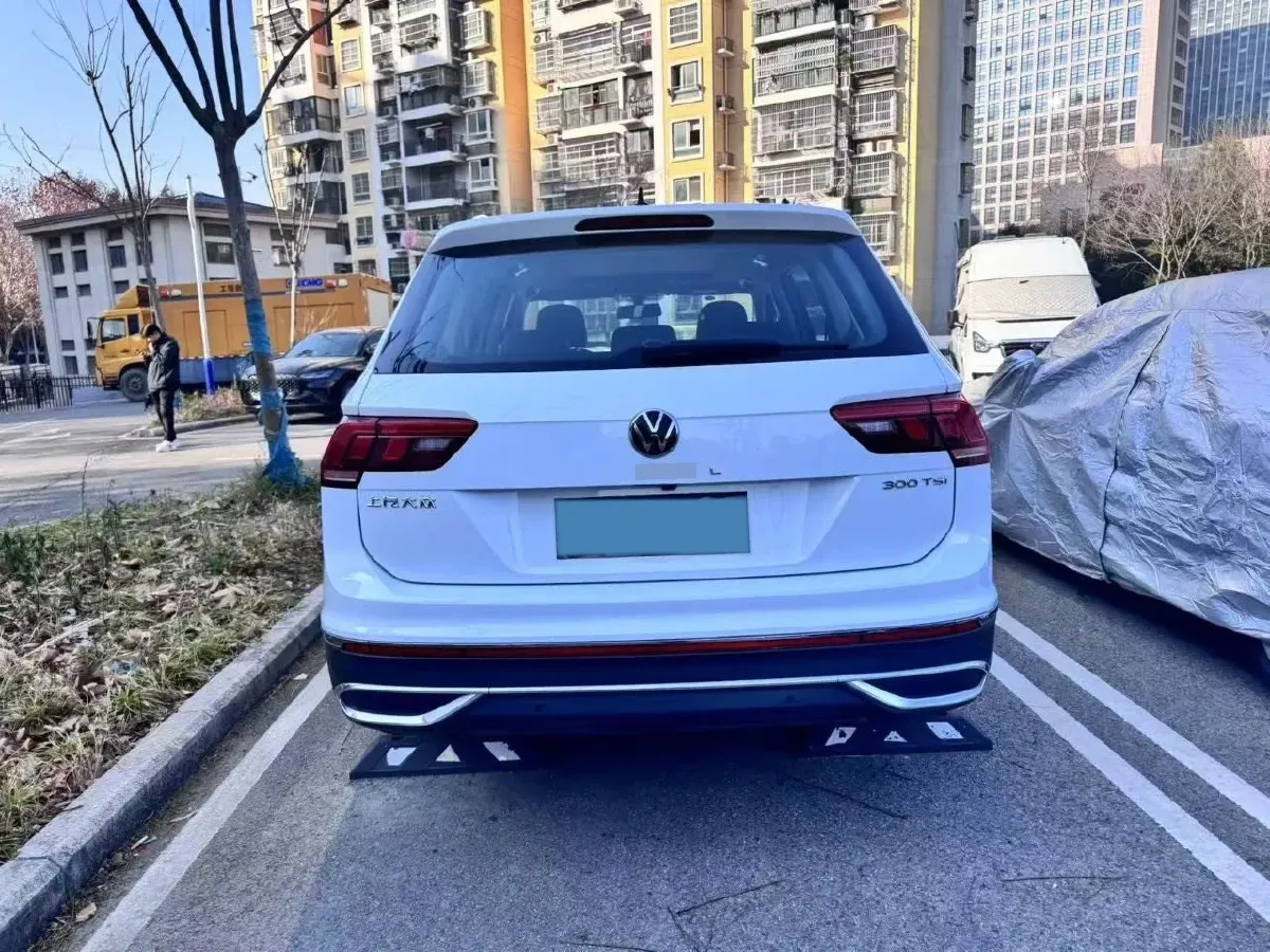 2023 Volkswagen Tiguan L 1.5T 160HP L4 7DCT,autocango,china used car exporter,china ev exporter,chinese used car exporter,chinese used ev exporter
