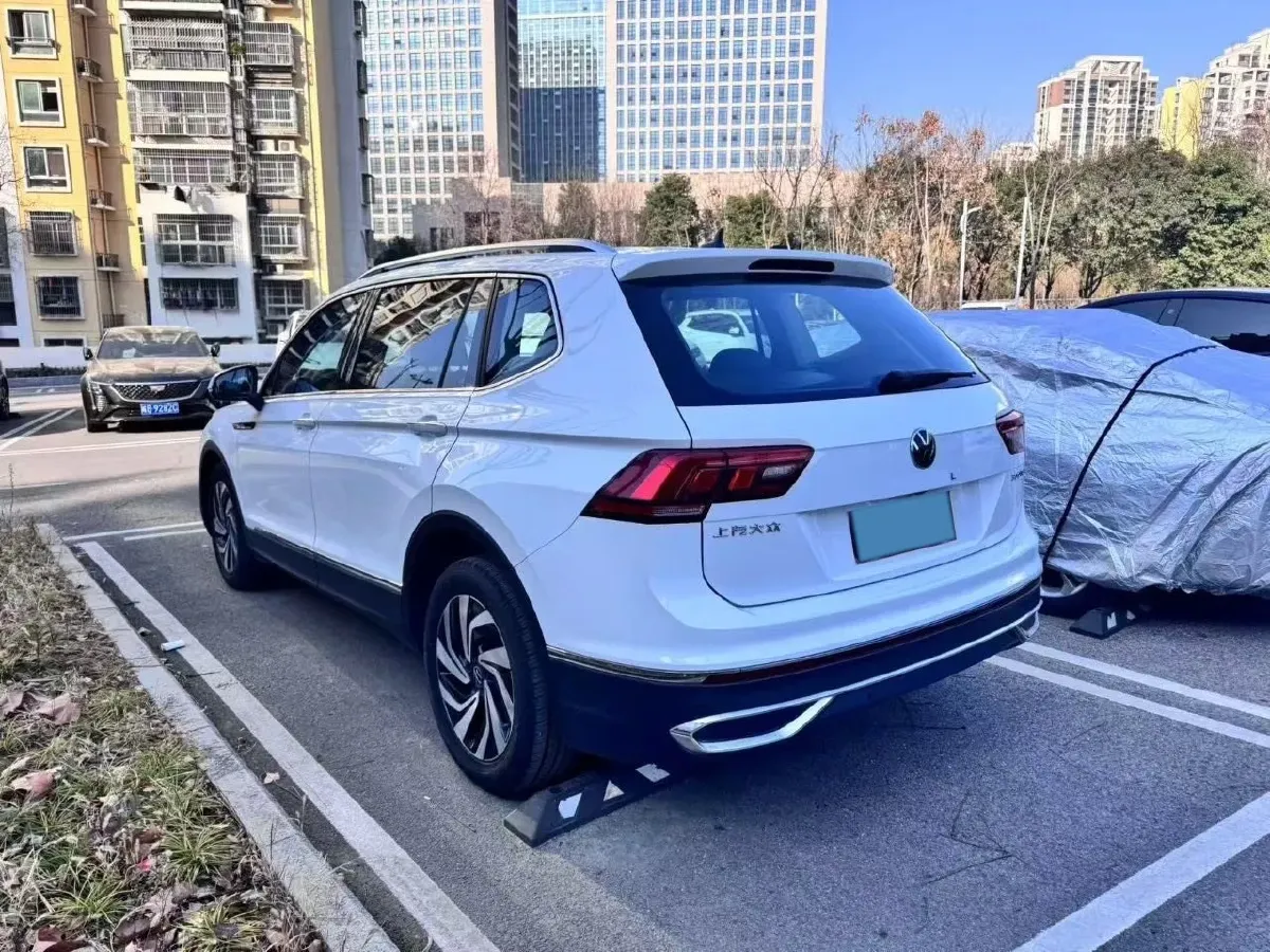 2023 Volkswagen Tiguan L 1.5T 160HP L4 7DCT,autocango,china used car exporter,china ev exporter,chinese used car exporter,chinese used ev exporter