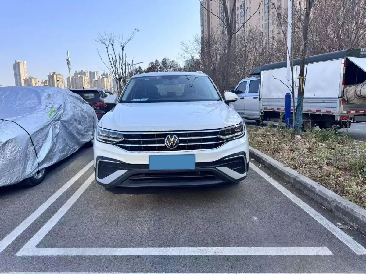 2023 Volkswagen Tiguan L 1.5T 160HP L4 7DCT,autocango,china used car exporter,china ev exporter,chinese used car exporter,chinese used ev exporter