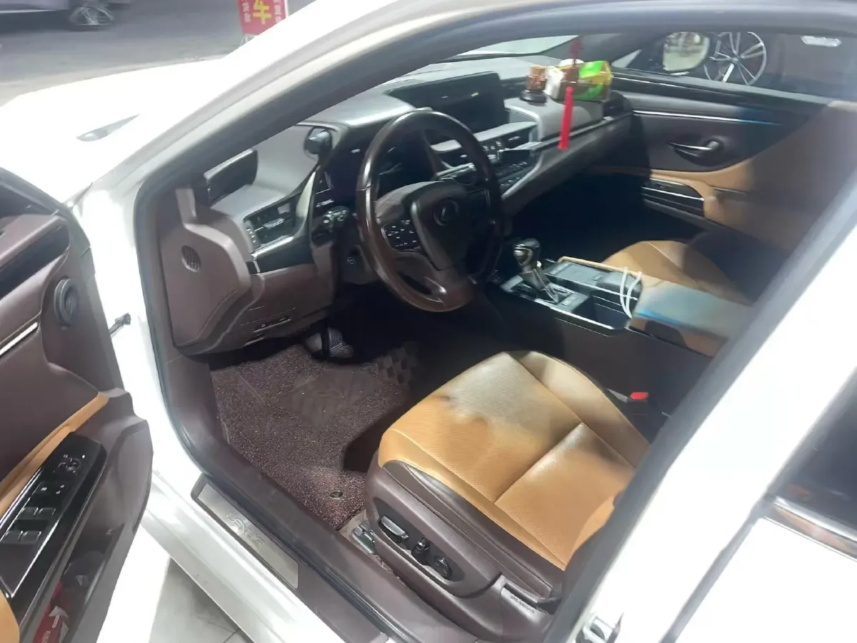 2020 Lexus ES 2.5L 207HP L4 8AT,autocango,china used car exporter,china ev exporter,chinese used car exporter,chinese used ev exporter