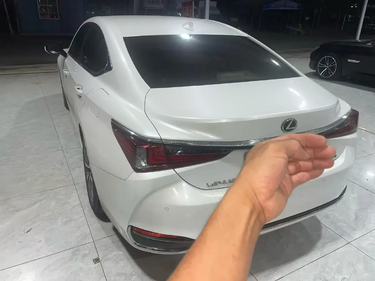 2020 Lexus ES 2.5L 207HP L4 8AT,autocango,china used car exporter,china ev exporter,chinese used car exporter,chinese used ev exporter