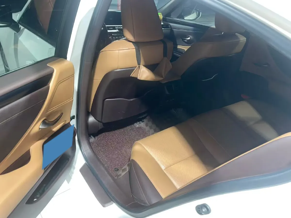 2020 Lexus ES 2.5L 207HP L4 8AT,autocango,china used car exporter,china ev exporter,chinese used car exporter,chinese used ev exporter