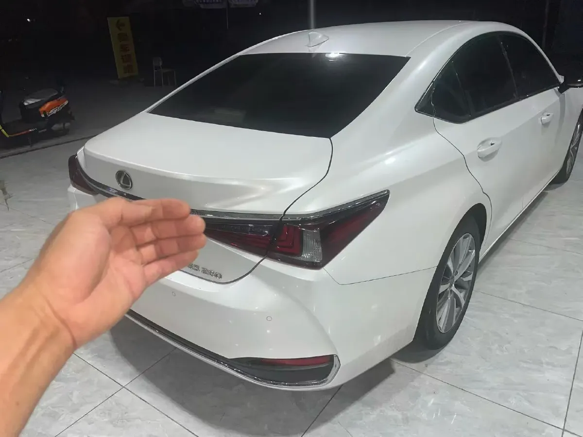2020 Lexus ES 2.5L 207HP L4 8AT,autocango,china used car exporter,china ev exporter,chinese used car exporter,chinese used ev exporter