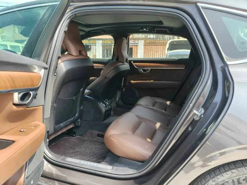 2024 Volvo S90 2.0T 250HP L4 8AT,autocango,china used car exporter,china ev exporter,chinese used car exporter,chinese used ev exporter