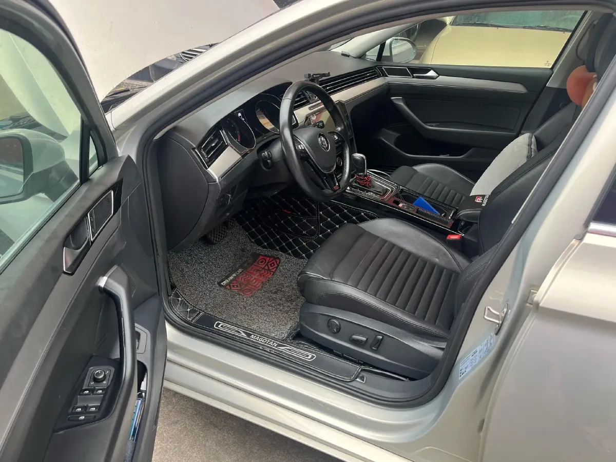 2018 Volkswagen Magotan 1.8T 180HP L4 7DCT,autocango,china used car exporter,china ev exporter,chinese used car exporter,chinese used ev exporter