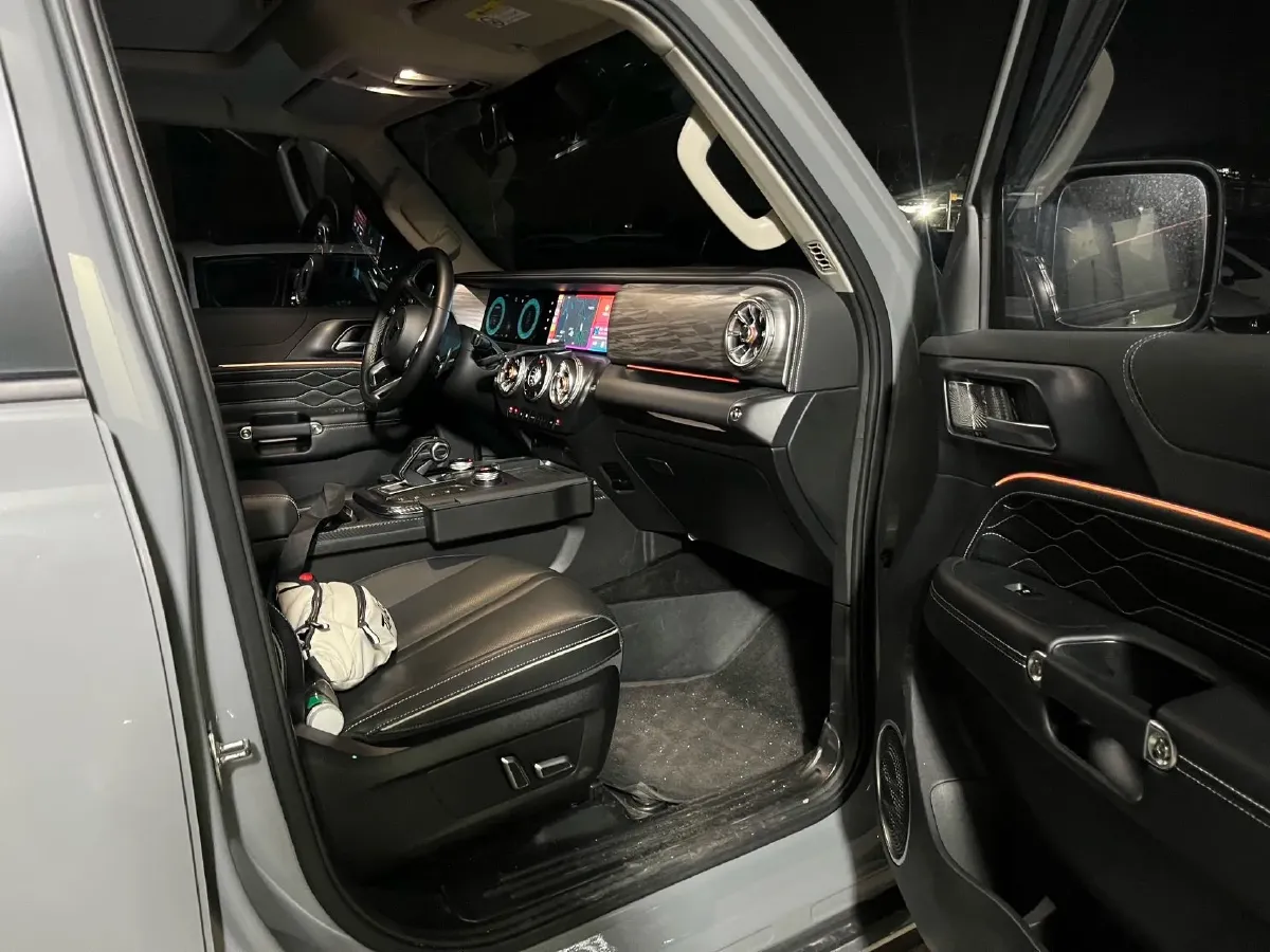 2023 Tank 300 2.0T 227HP L4 8AT,autocango,china used car exporter,china ev exporter,chinese used car exporter,chinese used ev exporter