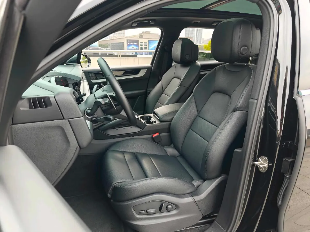 2024 Porsche Cayenne 3.0T 354HP V6 8AT,autocango,china used car exporter,china ev exporter,chinese used car exporter,chinese used ev exporter