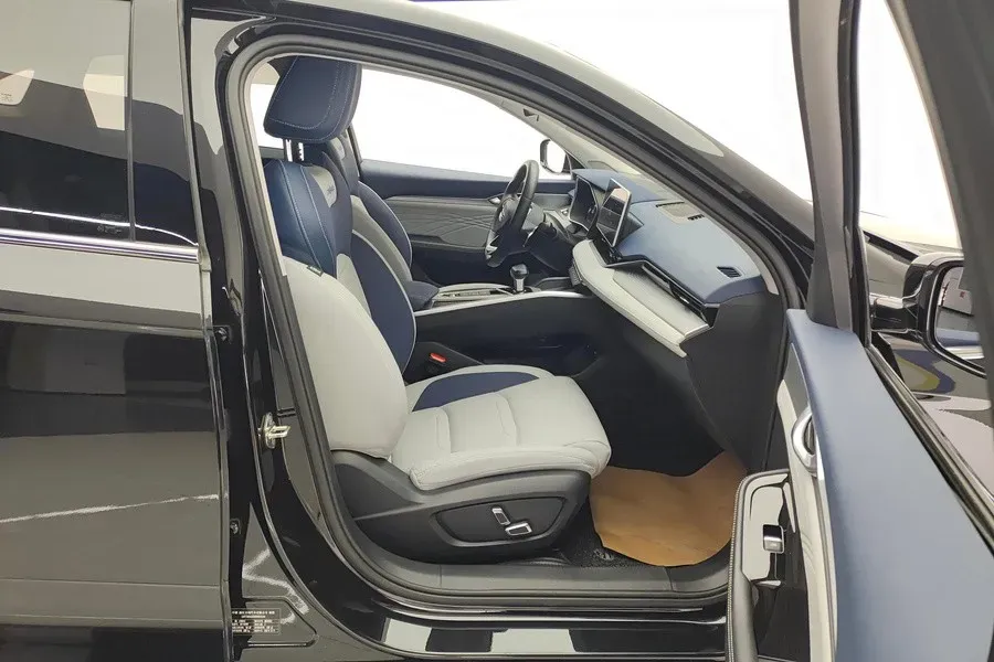 2023 Geely Preface 2.0T 190HP L4 7DCT,autocango,china used car exporter,china ev exporter,chinese used car exporter,chinese used ev exporter