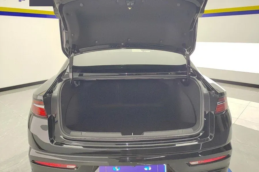 2023 Geely Preface 2.0T 190HP L4 7DCT,autocango,china used car exporter,china ev exporter,chinese used car exporter,chinese used ev exporter