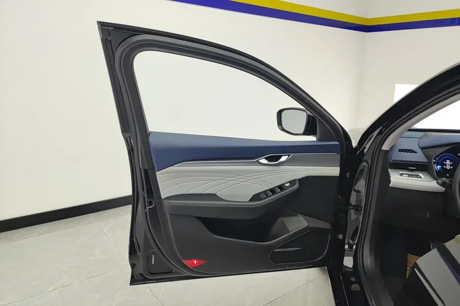 2023 Geely Preface 2.0T 190HP L4 7DCT,autocango,china used car exporter,china ev exporter,chinese used car exporter,chinese used ev exporter