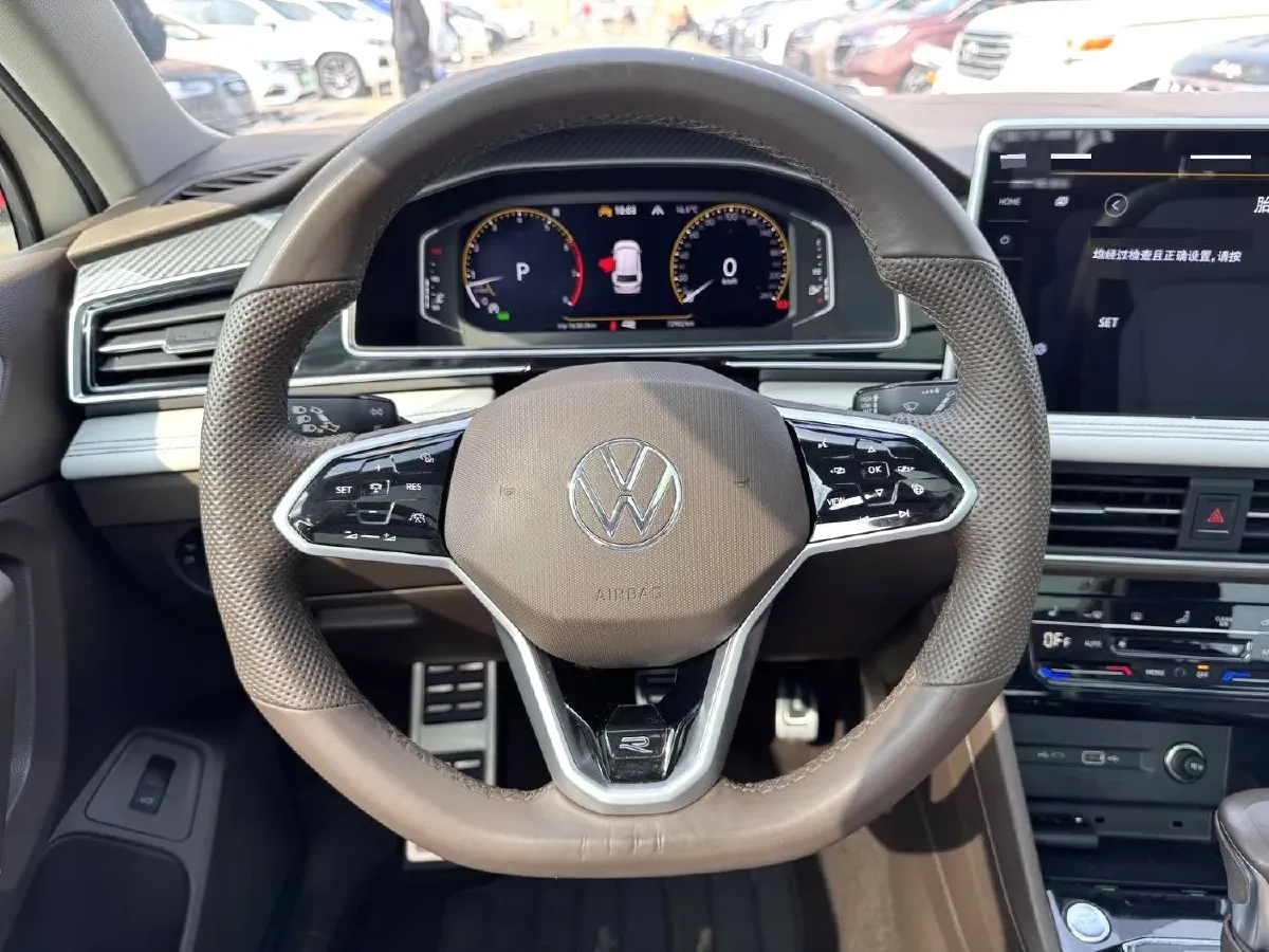 2023 Volkswagen Tiguan L 2.0T 220HP L4 7DCT,autocango,china used car exporter,china ev exporter,chinese used car exporter,chinese used ev exporter