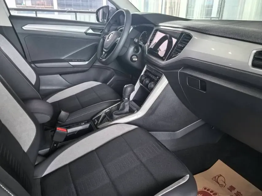2021 Volkswagen T-Roc 1.4T 150HP L4 7DCT,autocango,china used car exporter,china ev exporter,chinese used car exporter,chinese used ev exporter
