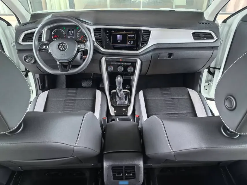 2021 Volkswagen T-Roc 1.4T 150HP L4 7DCT,autocango,china used car exporter,china ev exporter,chinese used car exporter,chinese used ev exporter