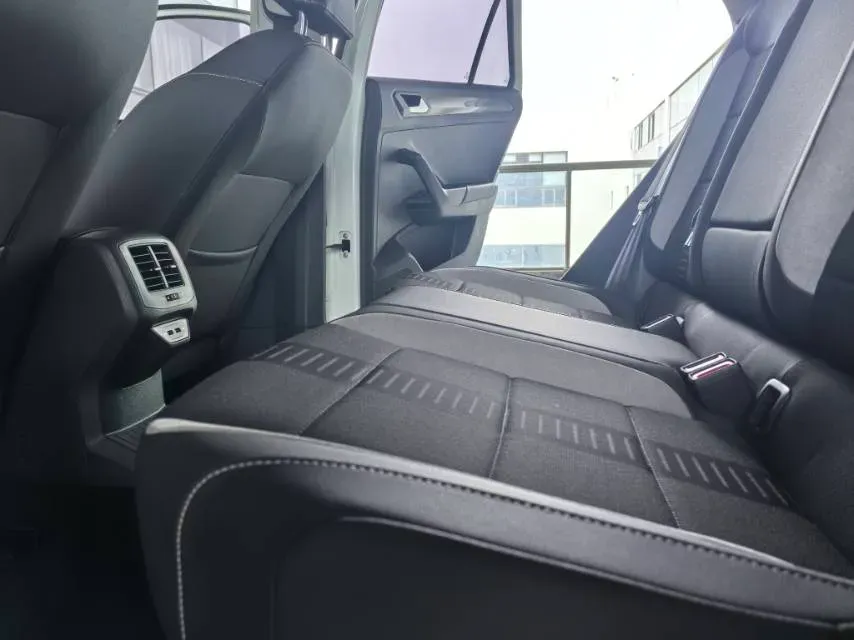 2021 Volkswagen T-Roc 1.4T 150HP L4 7DCT,autocango,china used car exporter,china ev exporter,chinese used car exporter,chinese used ev exporter