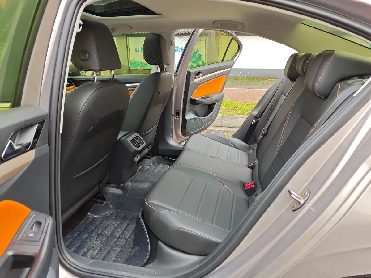 2023 Volkswagen Bora 1.2T 116HP L4 7DCT,autocango,china used car exporter,china ev exporter,chinese used car exporter,chinese used ev exporter