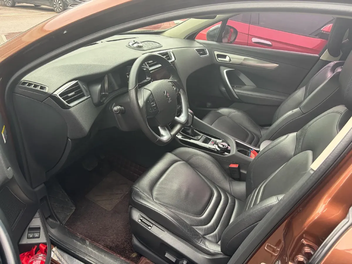 2018 DS 6 1.6T 167HP L4 6AT,autocango,china used car exporter,china ev exporter,chinese used car exporter,chinese used ev exporter