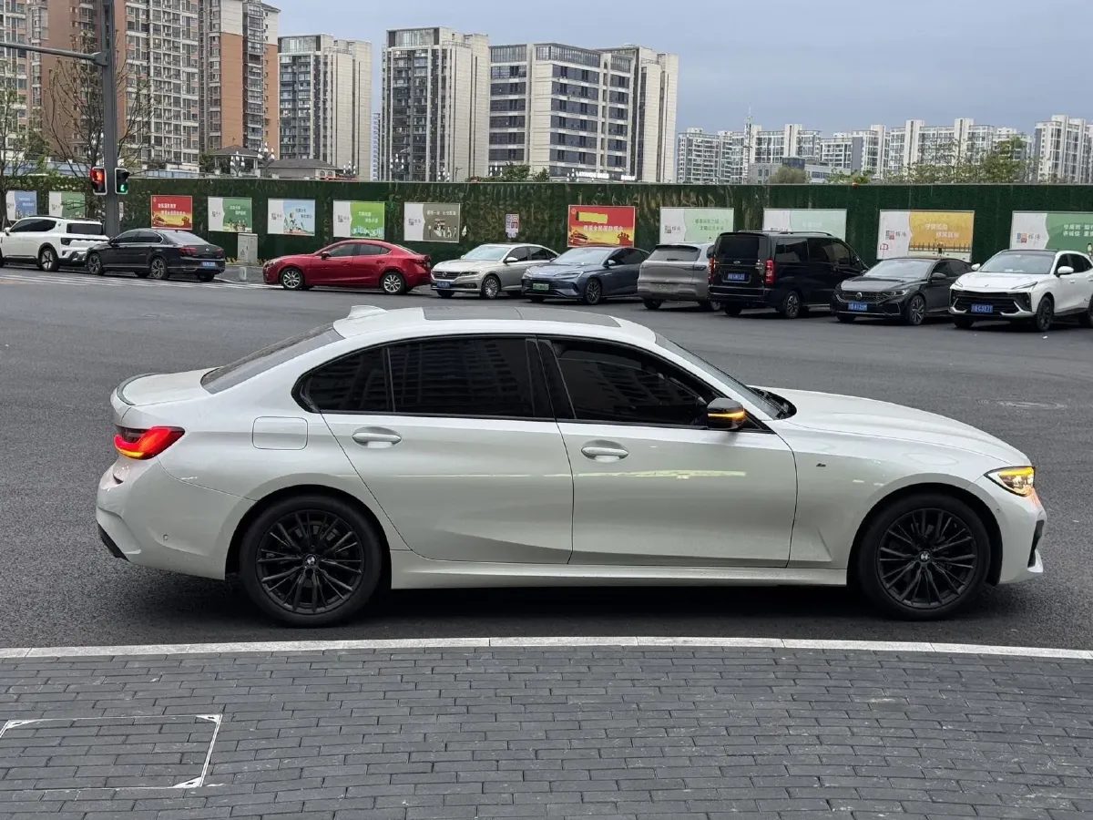 2022 BMW 3 Series 2.0T 184HP L4 8AT,autocango,china used car exporter,china ev exporter,chinese used car exporter,chinese used ev exporter