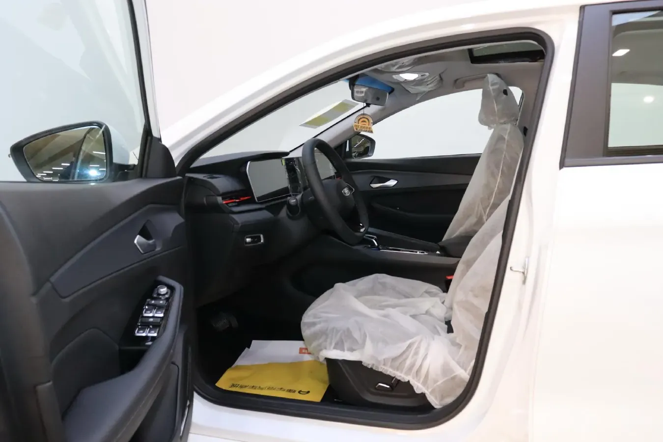 2024 Geely Binray 1.5T 181HP L4 7DCT,autocango,china used car exporter,china ev exporter,chinese used car exporter,chinese used ev exporter