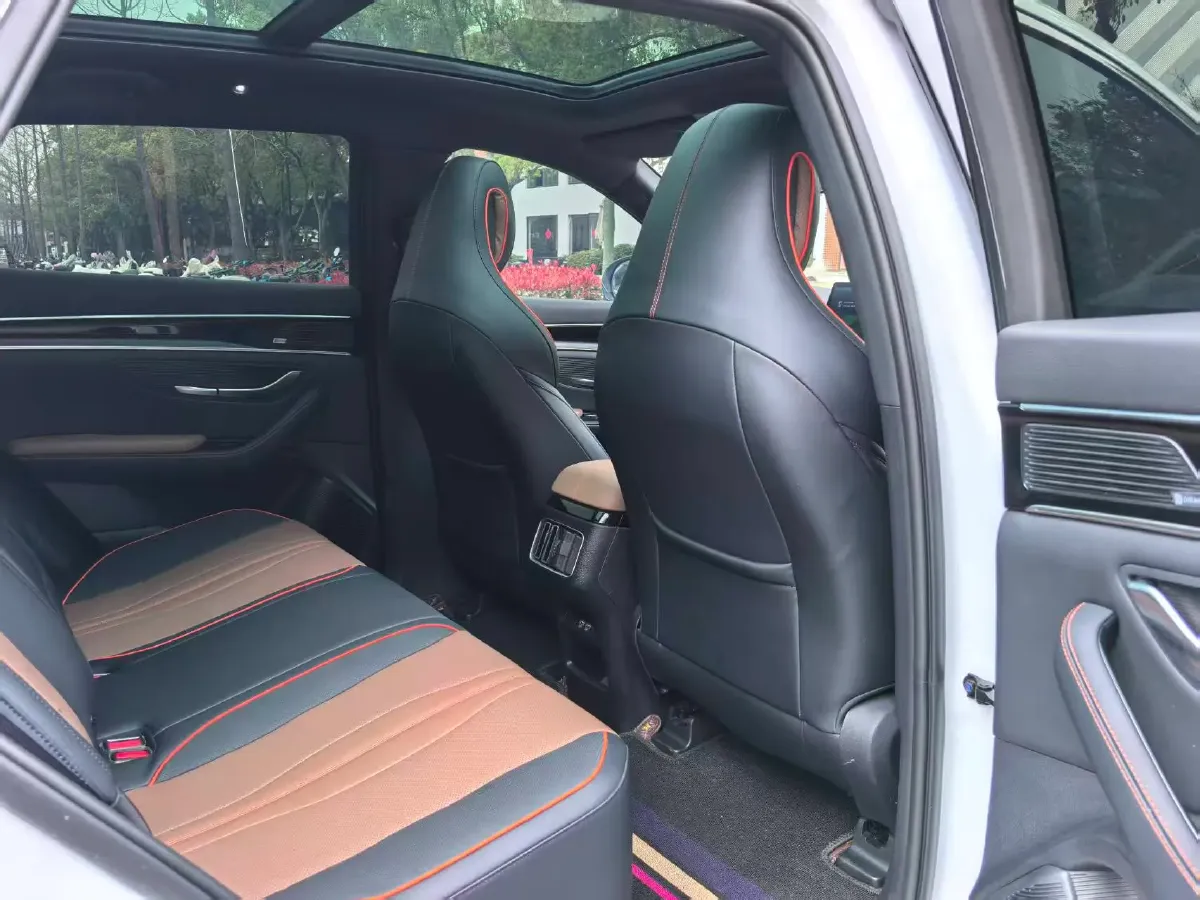 2022 Ford Mondeo 2.0T 238HP L4 8AT,autocango,china used car exporter,china ev exporter,chinese used car exporter,chinese used ev exporter