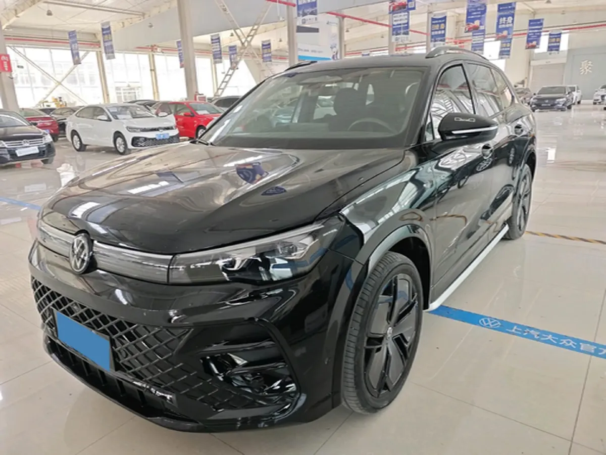2024 Volkswagen Tiguan L 2.0T 220HP L4 7DCT,autocango,china used car exporter,china ev exporter,chinese used car exporter,chinese used ev exporter