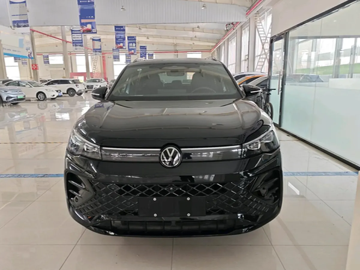 2024 Volkswagen Tiguan L 2.0T 220HP L4 7DCT,autocango,china used car exporter,china ev exporter,chinese used car exporter,chinese used ev exporter