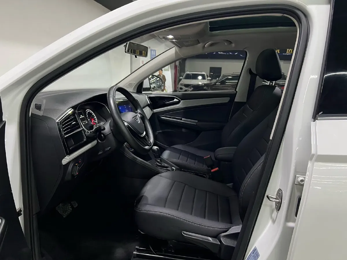 2022 Jetta VS7 1.4T 150HP L4 6AT,autocango,china used car exporter,china ev exporter,chinese used car exporter,chinese used ev exporter