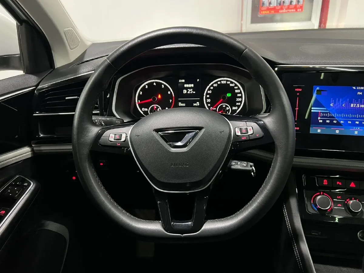 2022 Jetta VS7 1.4T 150HP L4 6AT,autocango,china used car exporter,china ev exporter,chinese used car exporter,chinese used ev exporter