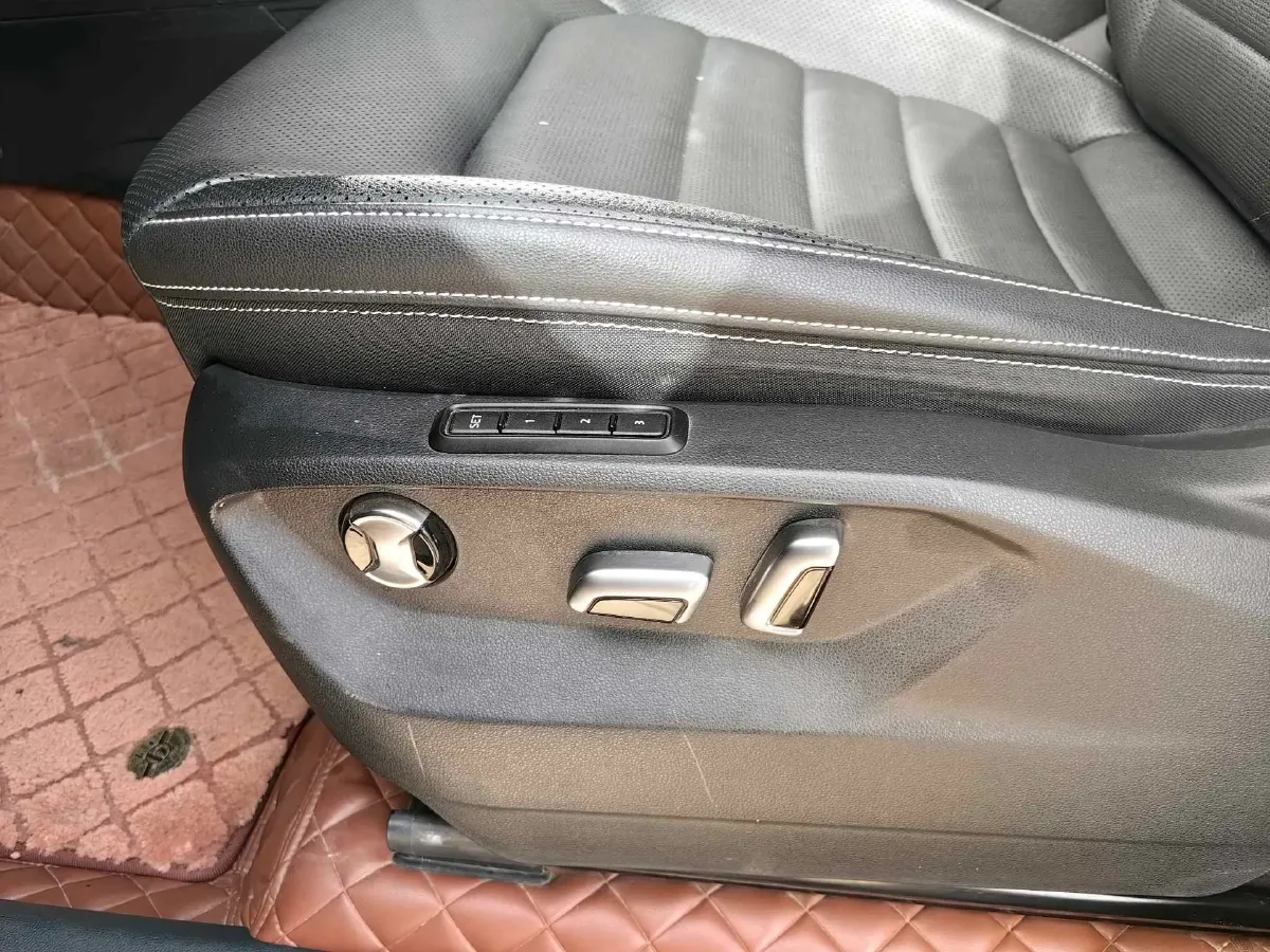 2021 Volkswagen Talagon 2.0T 220HP L4 7DCT,autocango,china used car exporter,china ev exporter,chinese used car exporter,chinese used ev exporter