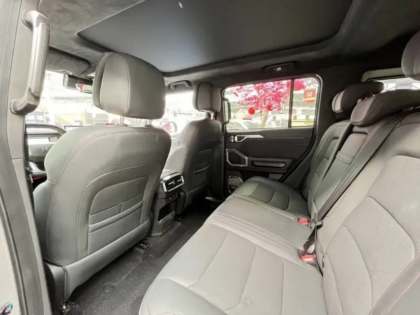 2023 Jetour Traveller 2.0T 254HP L4 7DCT,autocango,china used car exporter,china ev exporter,chinese used car exporter,chinese used ev exporter