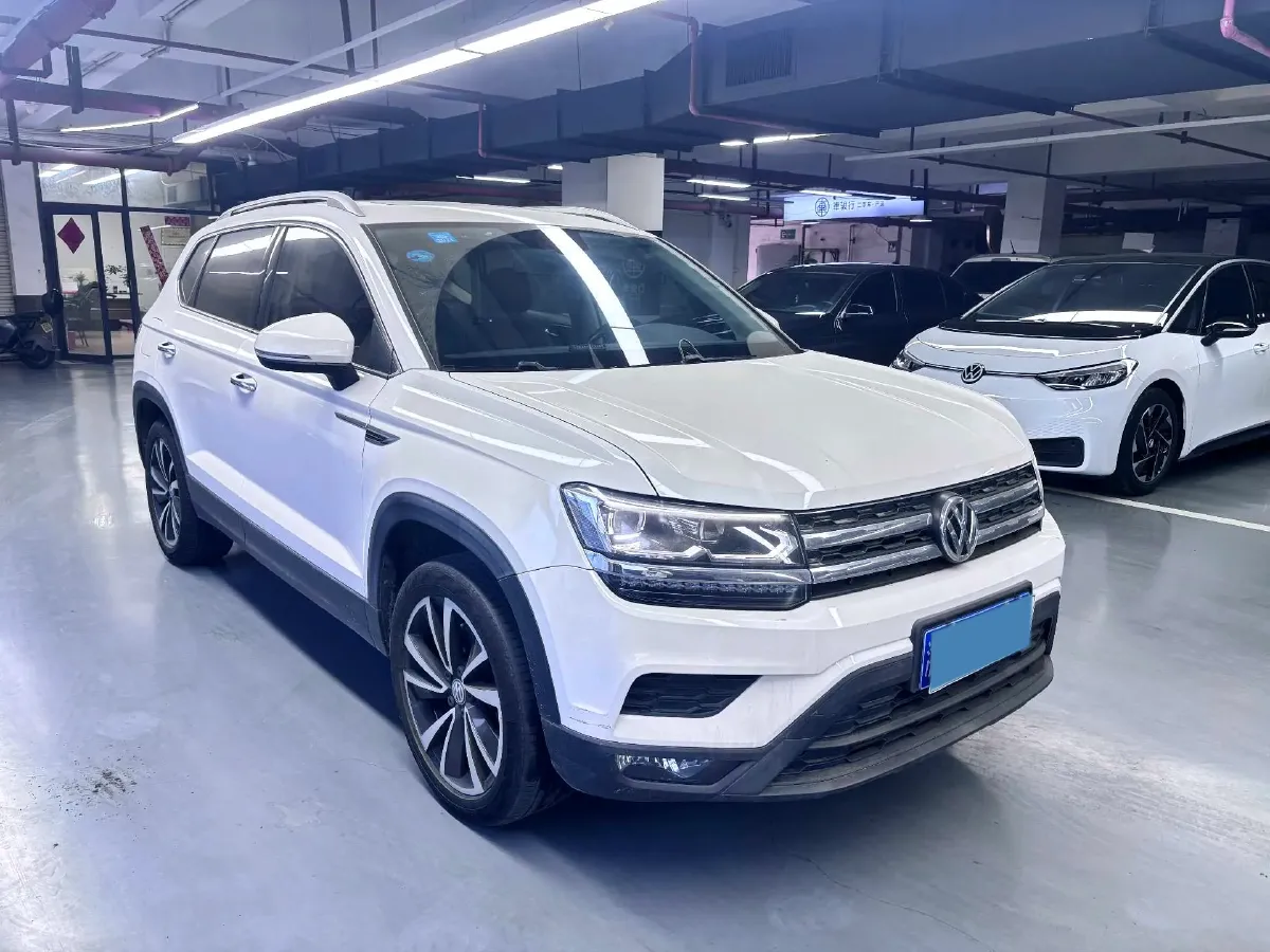 2019 MINI MINI 1.5T 102HP L3 7DCT,autocango,china used car exporter,china ev exporter,chinese used car exporter,chinese used ev exporter