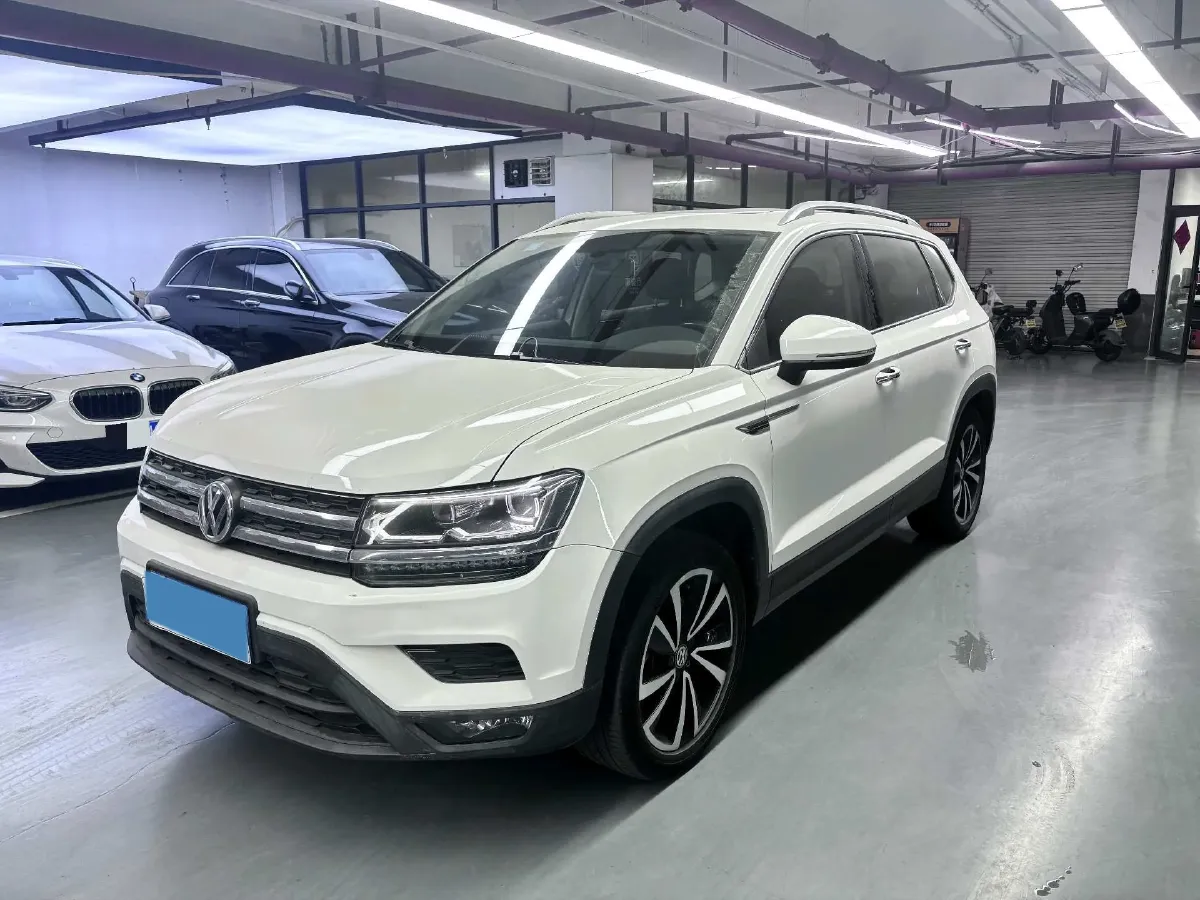 2019 MINI MINI 1.5T 102HP L3 7DCT,autocango,china used car exporter,china ev exporter,chinese used car exporter,chinese used ev exporter