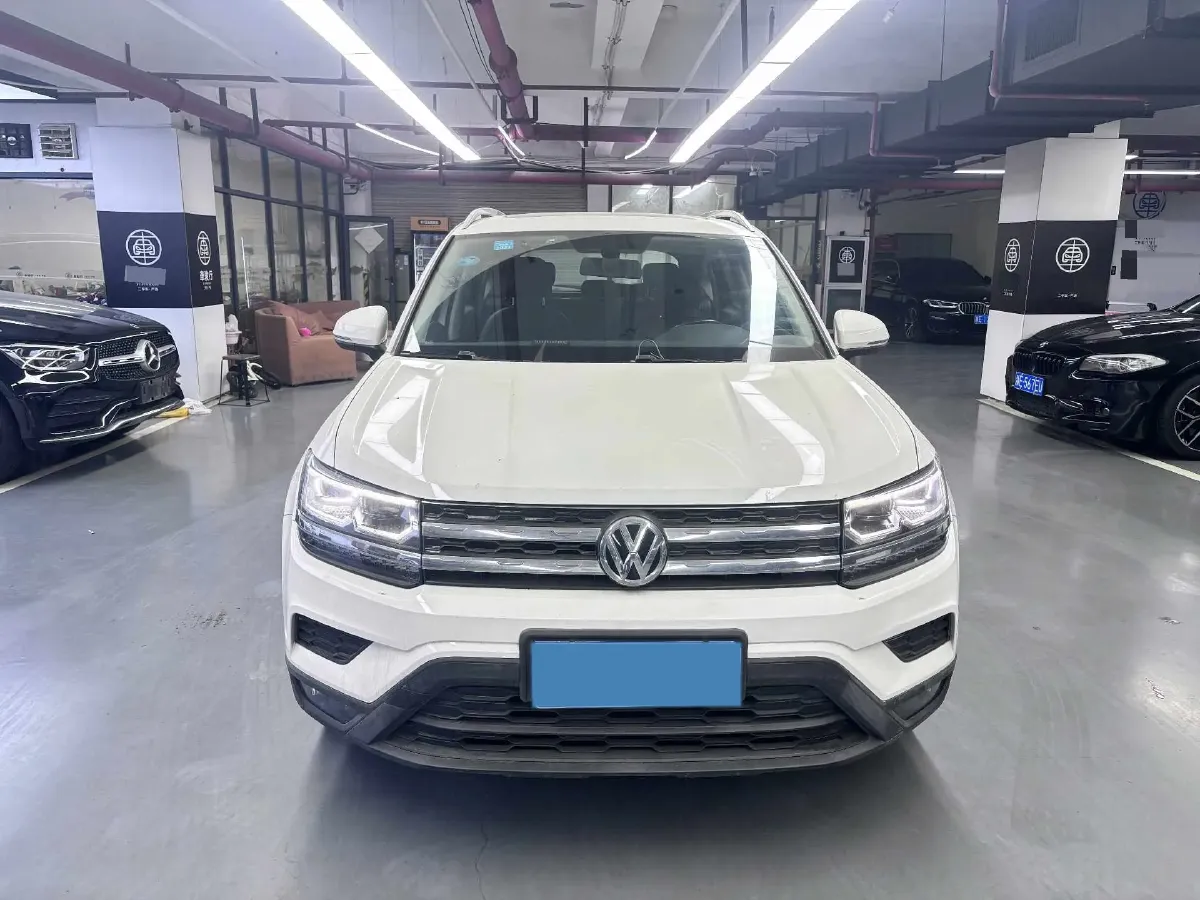 2019 MINI MINI 1.5T 102HP L3 7DCT,autocango,china used car exporter,china ev exporter,chinese used car exporter,chinese used ev exporter