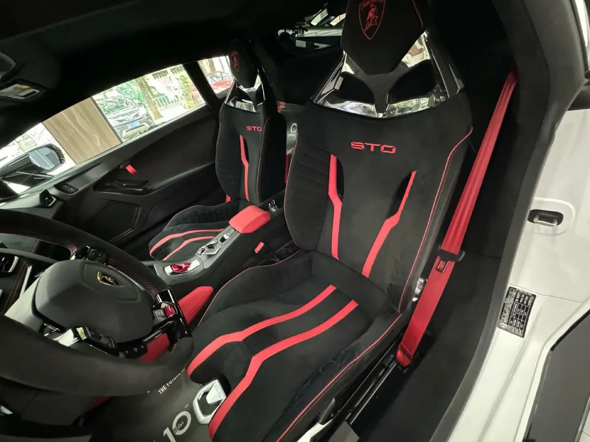 2021 Lamborghini Huracán 5.2L 640HP V10 7DCT,autocango,china used car exporter,china ev exporter,chinese used car exporter,chinese used ev exporter